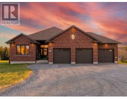 4 SANDSTONE COURT, Frontenac, Ontario