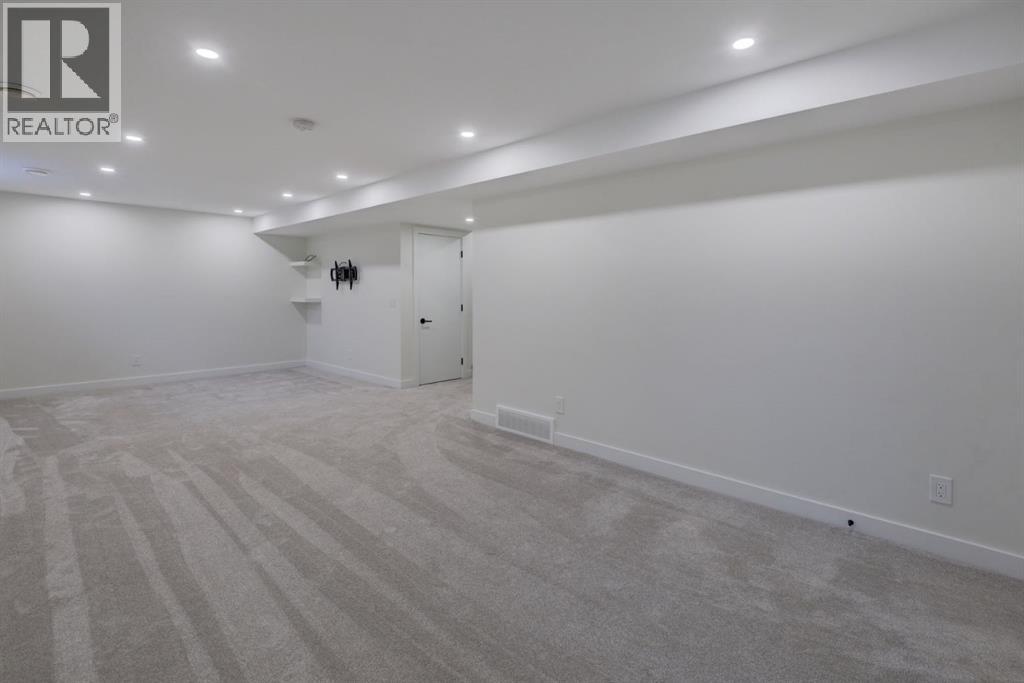 233 Luxstone Road Sw, Airdrie, Alberta  T4B 0K5 - Photo 25 - A2296582