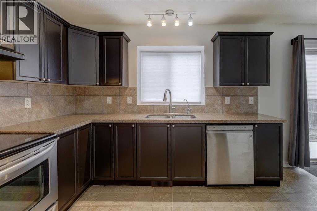 233 Luxstone Road Sw, Airdrie, Alberta  T4B 0K5 - Photo 4 - A2296582