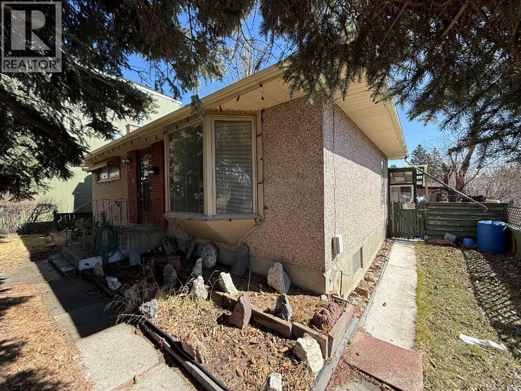 2716 45 Street Sw, Calgary, Alberta  T3E 3T4 - Photo 3 - A2301495