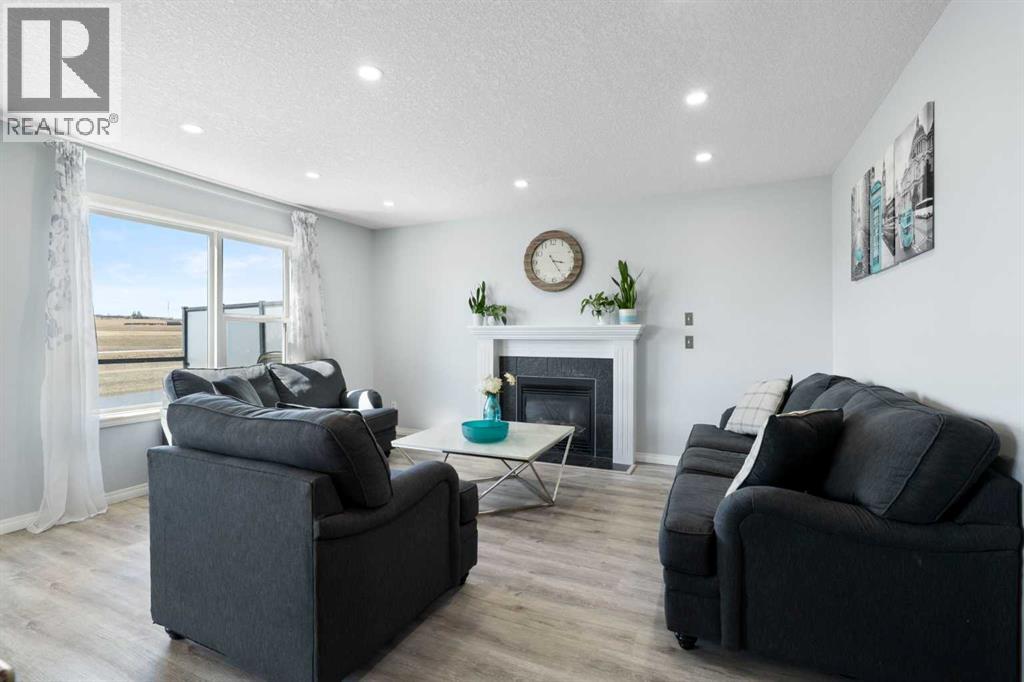 57 Bridlecrest Court SW, Calgary, Alberta  T2Y 5J3 - Photo 8 - A2304644