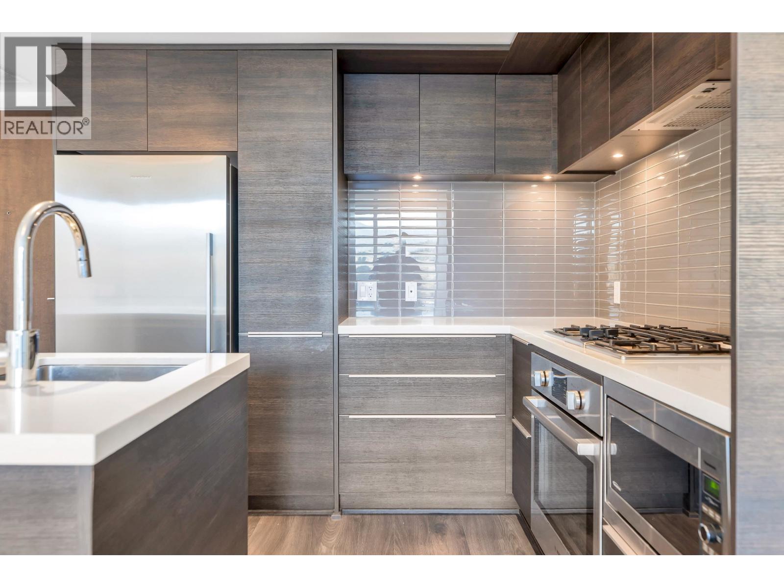 601 1550 Fern Street, North Vancouver, British Columbia  V7J 0A9 - Photo 8 - R3115427