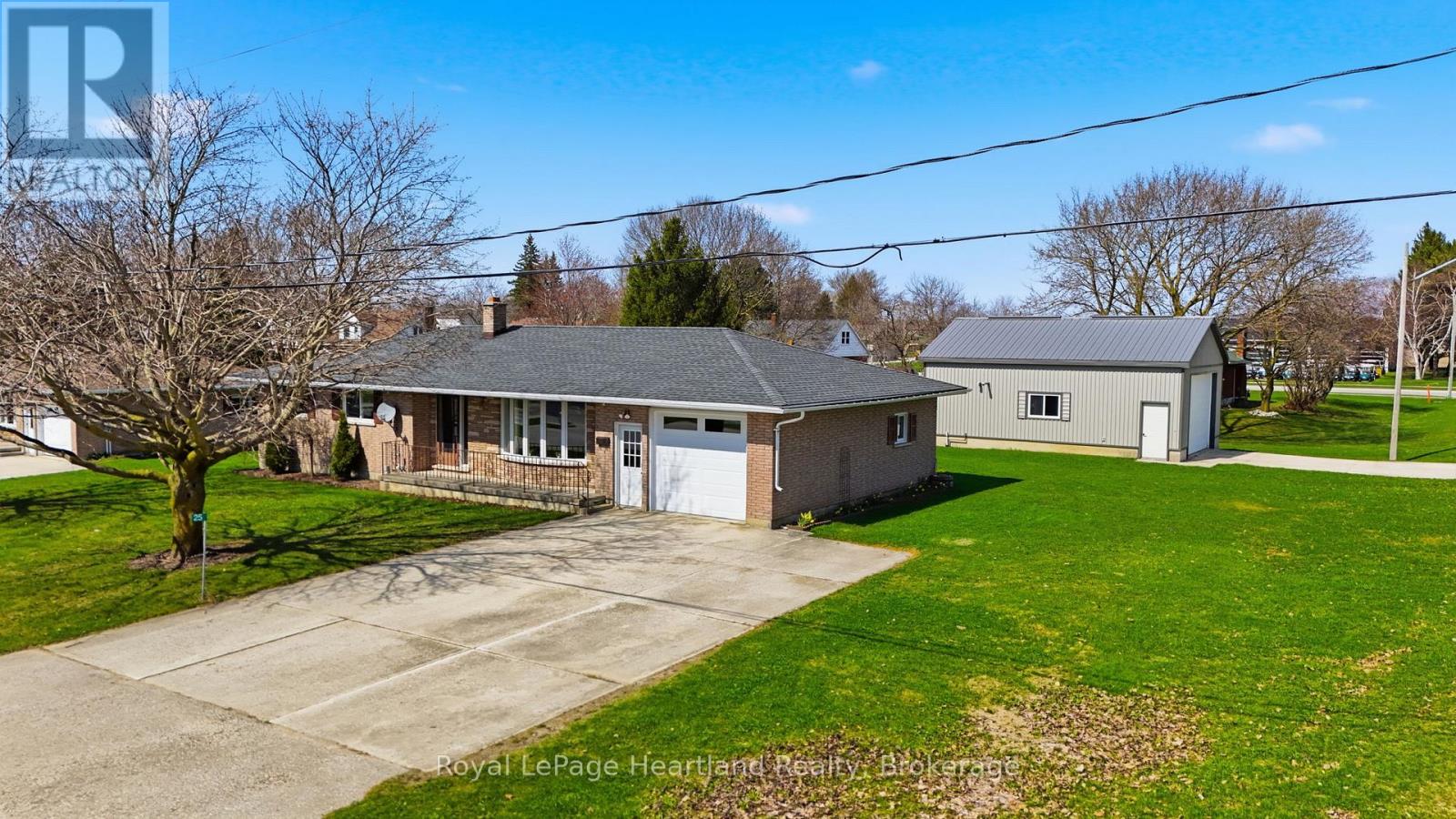 25 Vincent Street, South Bruce, Ontario  N0G 2J0 - Photo 2 - X13038682