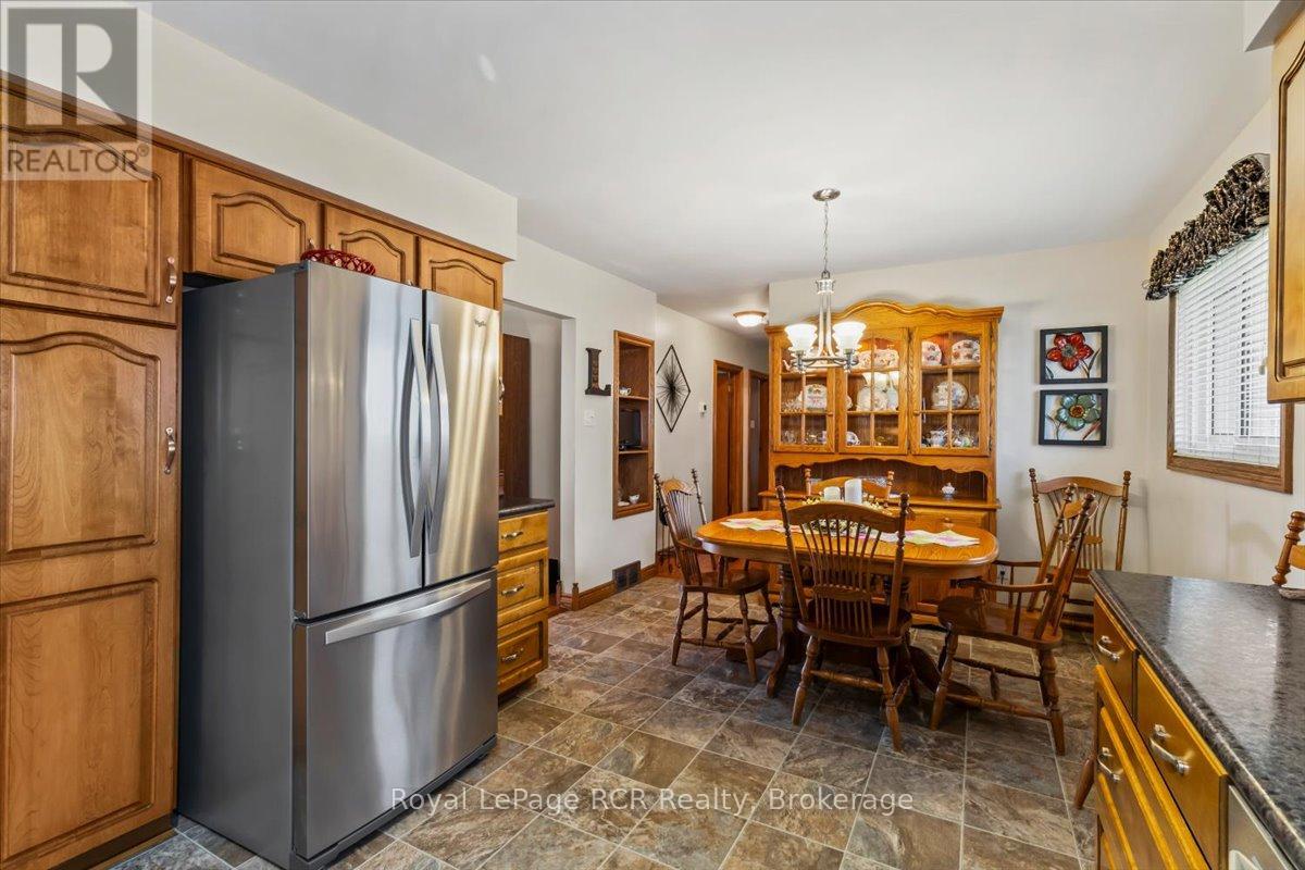 576 17th Avenue, Hanover, Ontario  N4N 3A9 - Photo 11 - X13038696