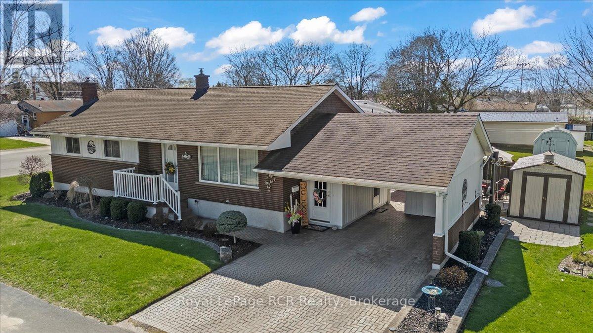 576 17th Avenue, Hanover, Ontario  N4N 3A9 - Photo 2 - X13038696