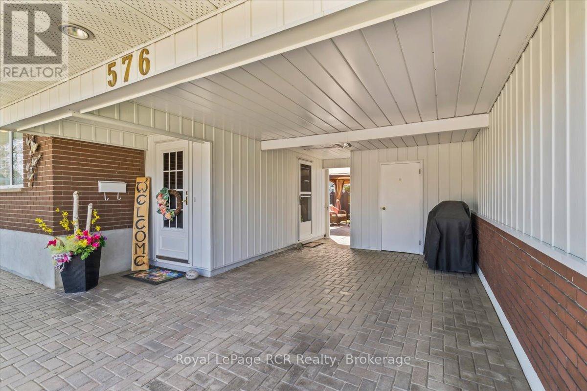 576 17th Avenue, Hanover, Ontario  N4N 3A9 - Photo 4 - X13038696