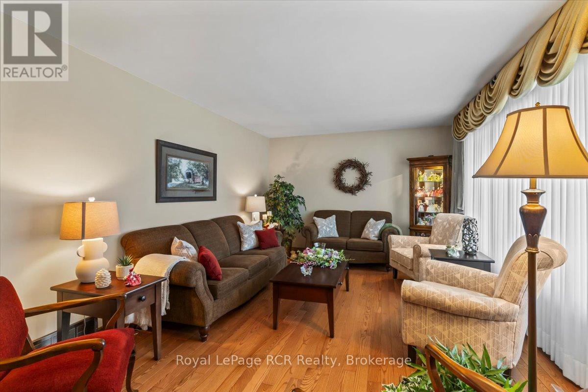 576 17th Avenue, Hanover, Ontario  N4N 3A9 - Photo 7 - X13038696