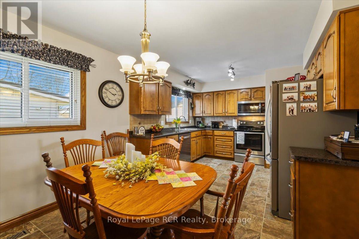 576 17th Avenue, Hanover, Ontario  N4N 3A9 - Photo 9 - X13038696