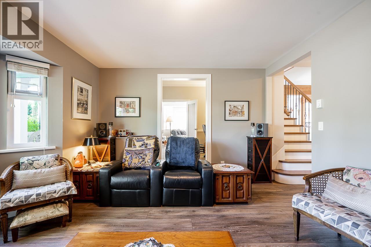 20307 Ditton Street, Maple Ridge, British Columbia  V2X 1B7 - Photo 10 - R3115431