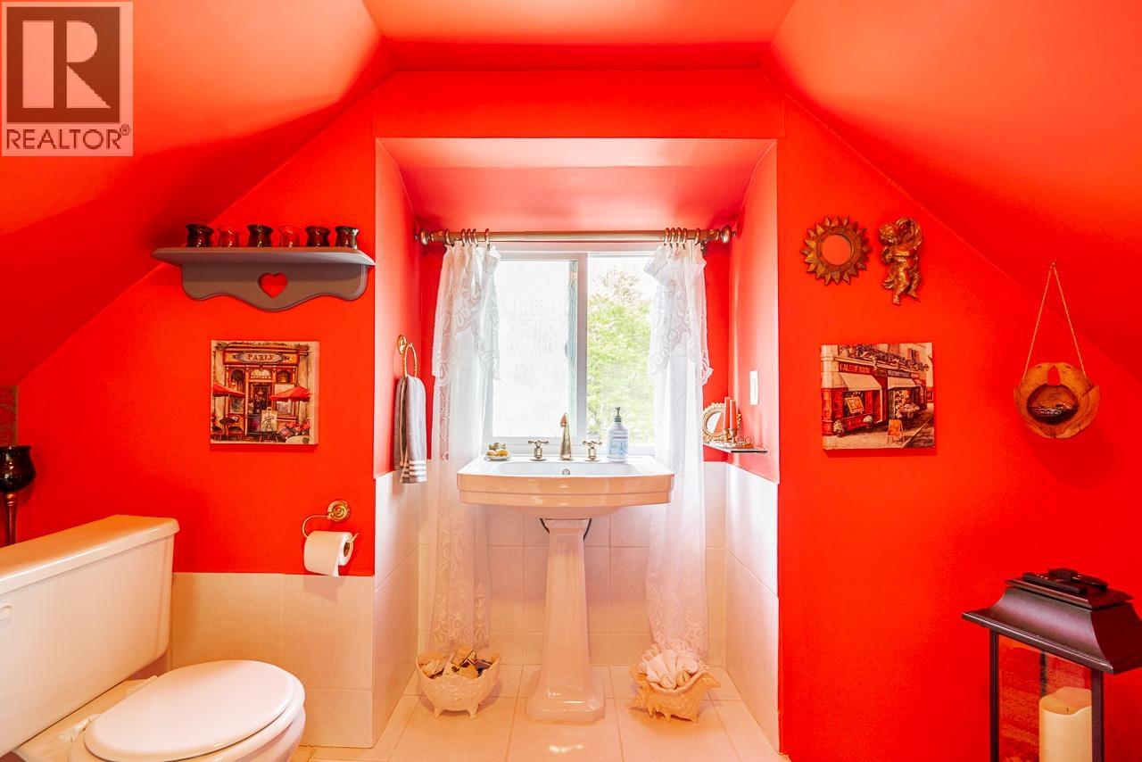 20307 Ditton Street, Maple Ridge, British Columbia  V2X 1B7 - Photo 33 - R3115431