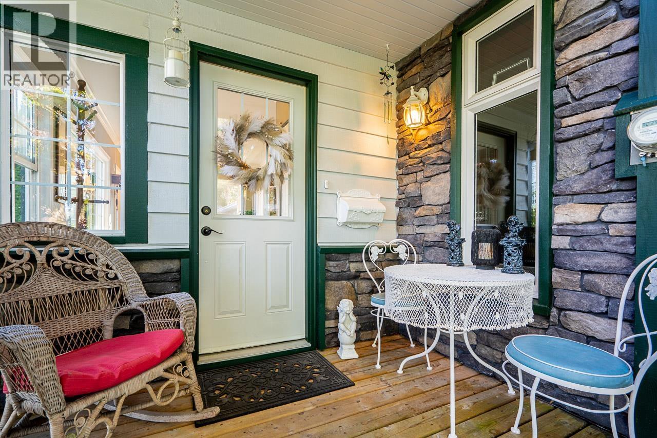 20307 Ditton Street, Maple Ridge, British Columbia  V2X 1B7 - Photo 5 - R3115431