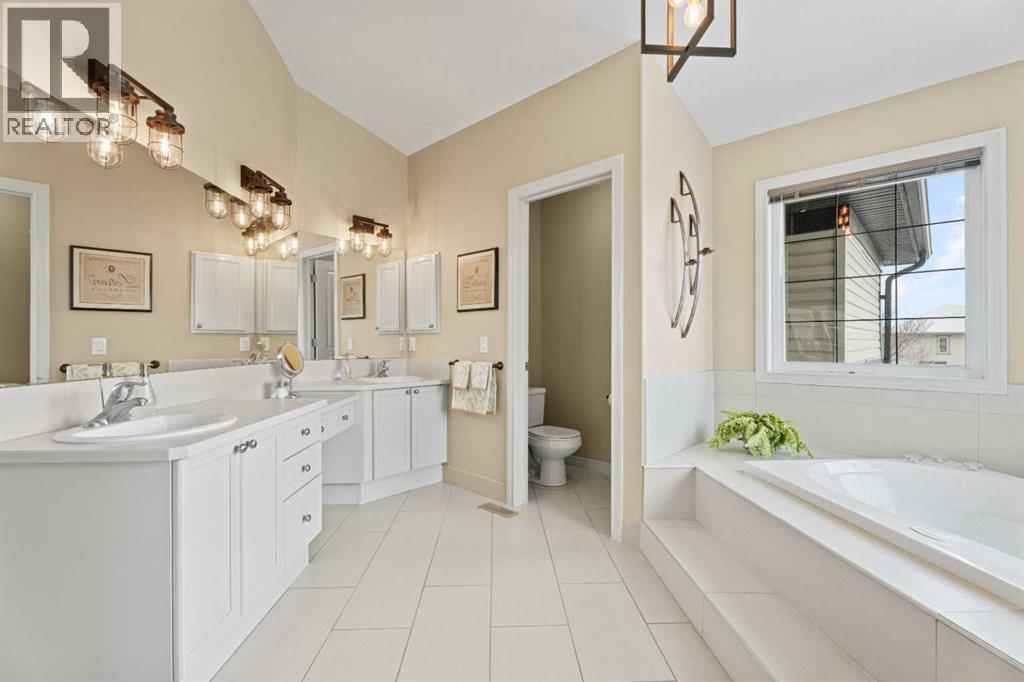 198 Westland Street, Okotoks, Alberta  T1S 0B4 - Photo 24 - A2295416