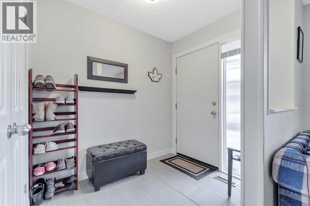 112, 2300 Oakmoor Drive Sw, Calgary, Alberta  T2V 4N7 - Photo 3 - A2301493