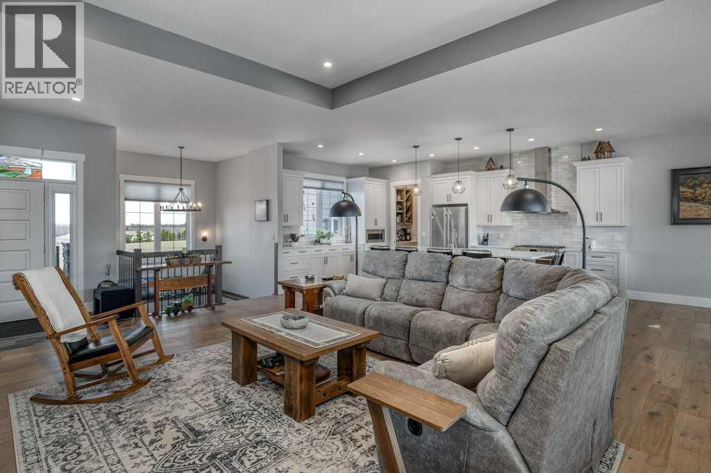 32172 Willow Way, Rural Rocky View County, Alberta  T4C 2Y4 - Photo 6 - A2303549