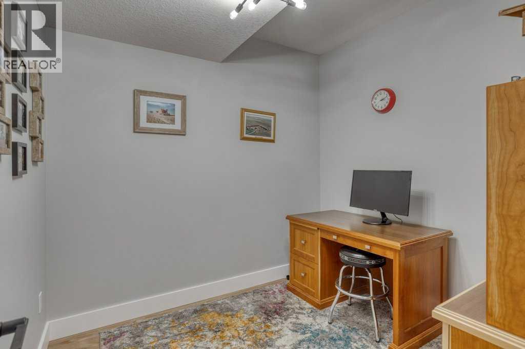 32172 Willow Way, Rural Rocky View County, Alberta  T4C 2Y4 - Photo 34 - A2303549