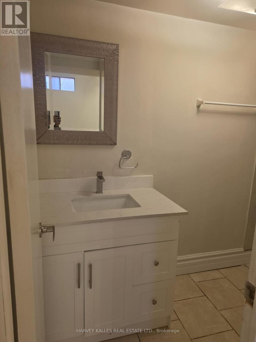 54 Aileen Road, Markham (Aileen-Willowbrook), Ontario  L3T 5T1 - Photo 4 - N13038702