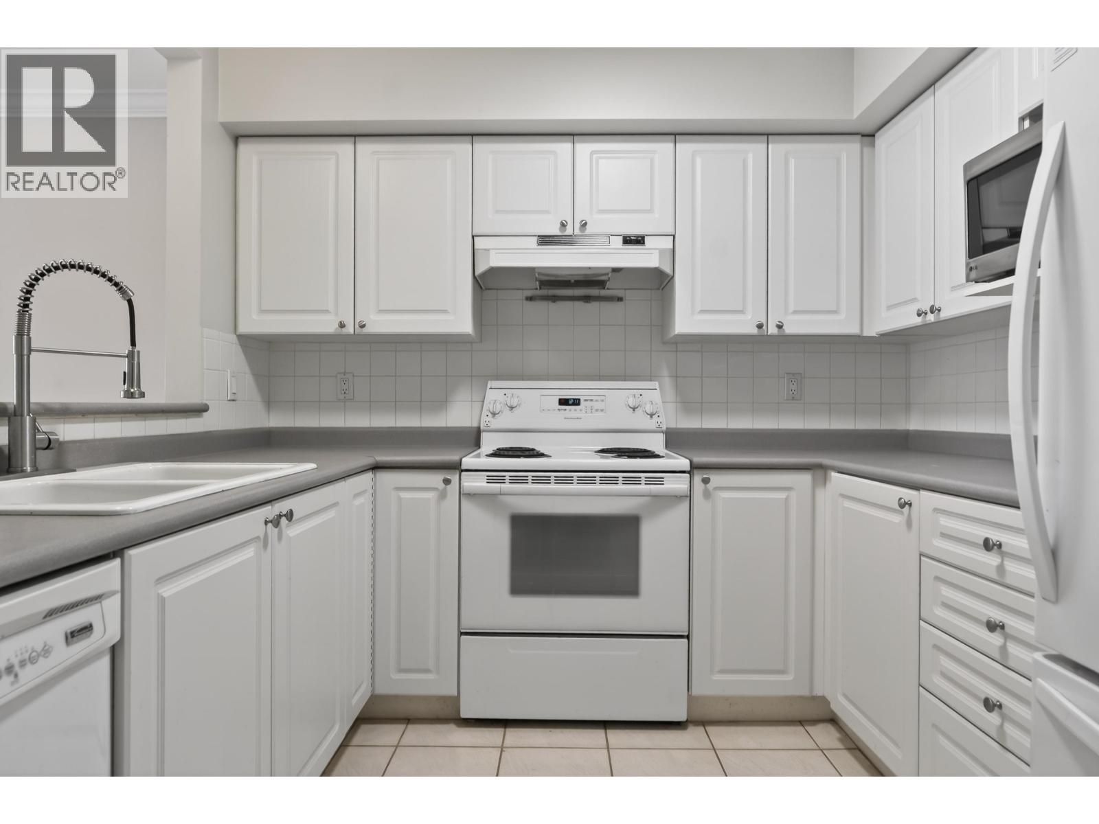 308 2340 Hawthorne Avenue, Port Coquitlam, British Columbia  V3C 1W9 - Photo 5 - R3081749