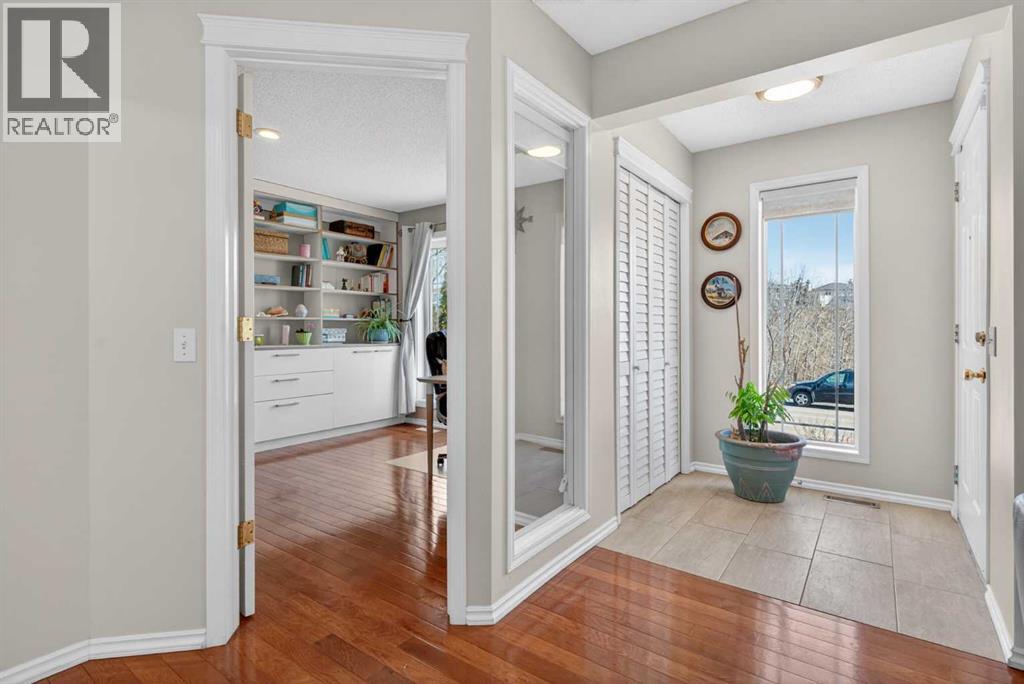 97 Tuscany Valley View Nw, Calgary, Alberta  T3L 2E8 - Photo 4 - A2298082