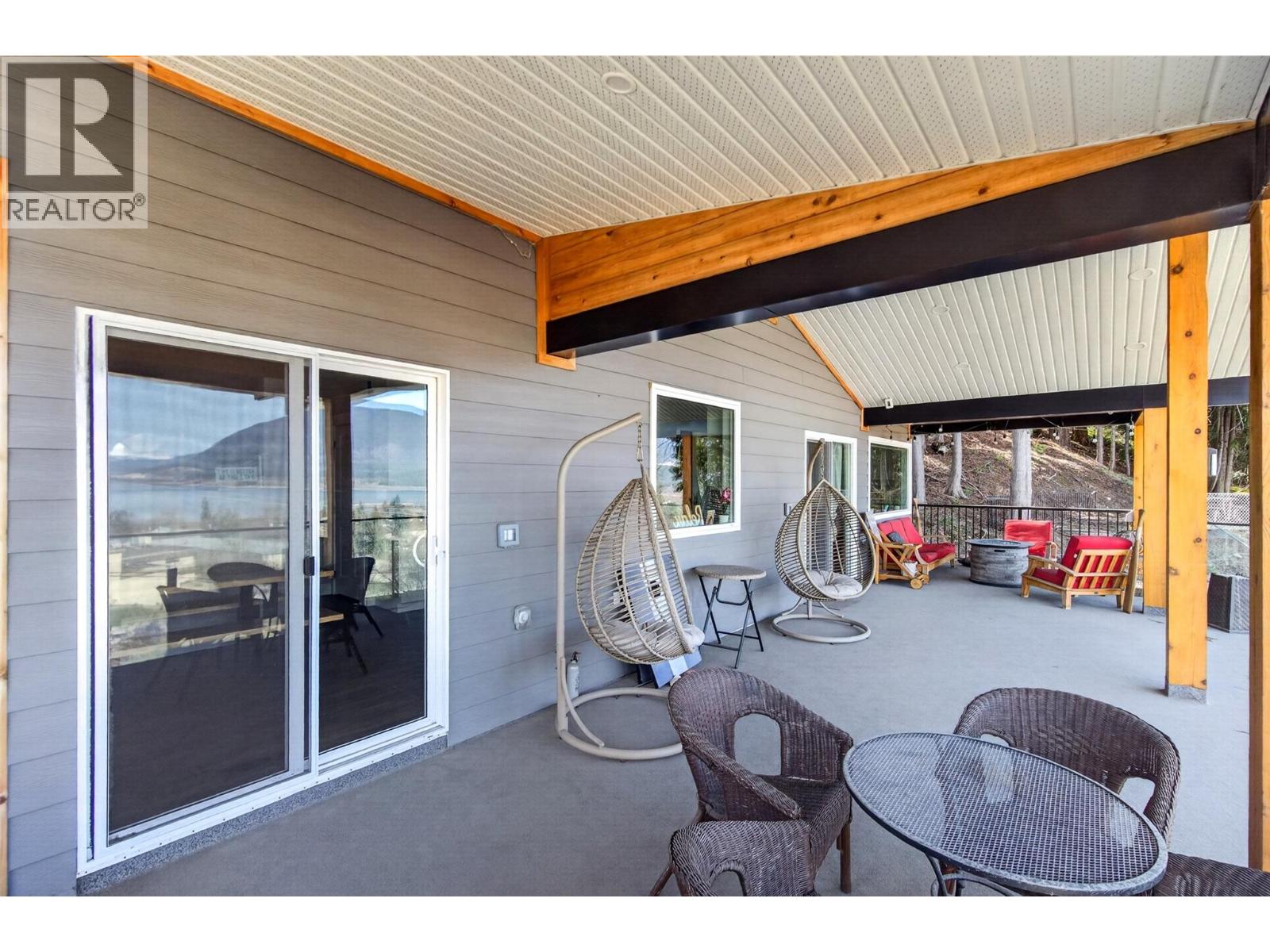 1360 Trans Canada Highway NE, Salmon Arm, British Columbia  V1E 2S6 - Photo 11 - 10383375