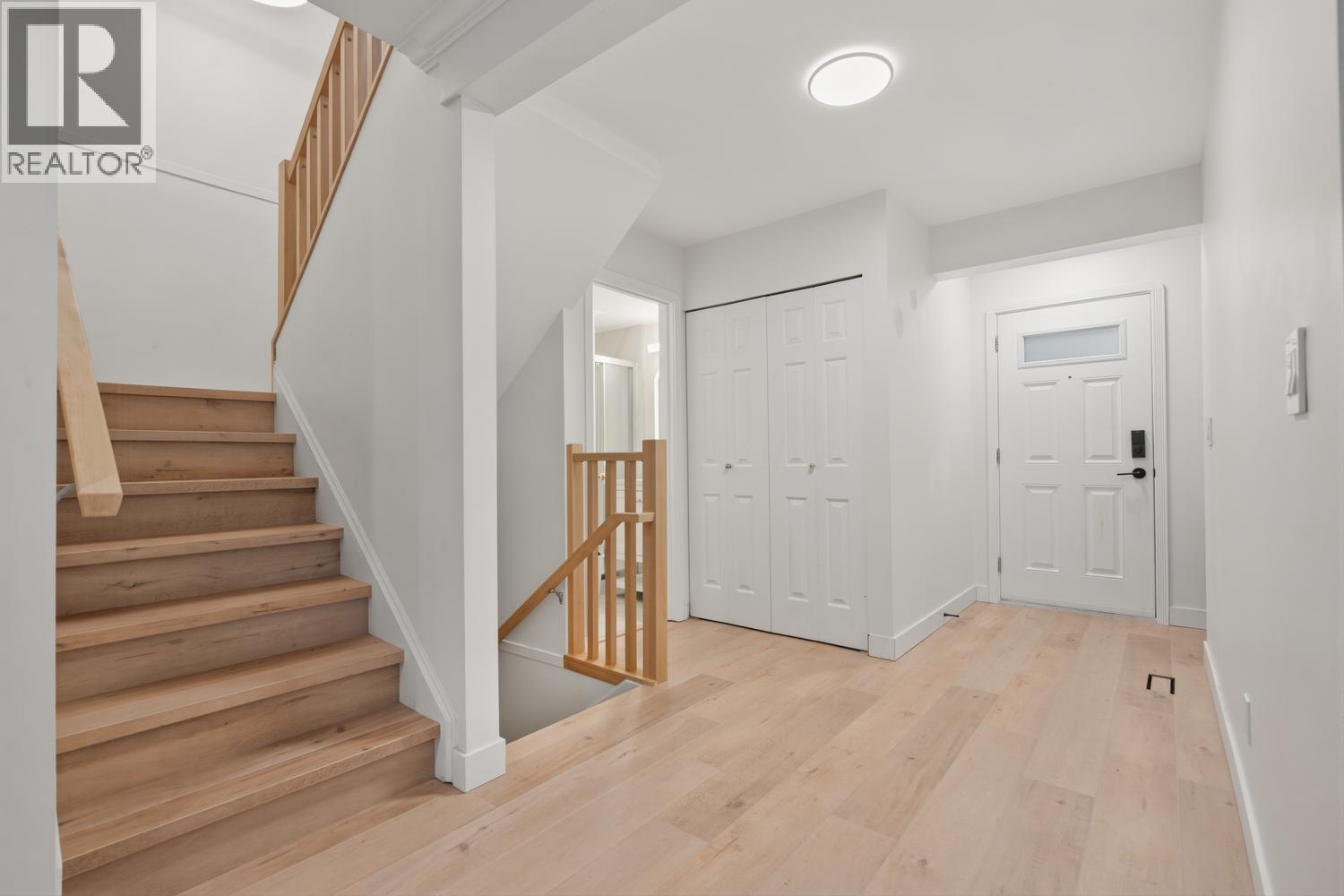 9546 Willowleaf Place, Burnaby, British Columbia  V5A 4A5 - Photo 12 - R3115178