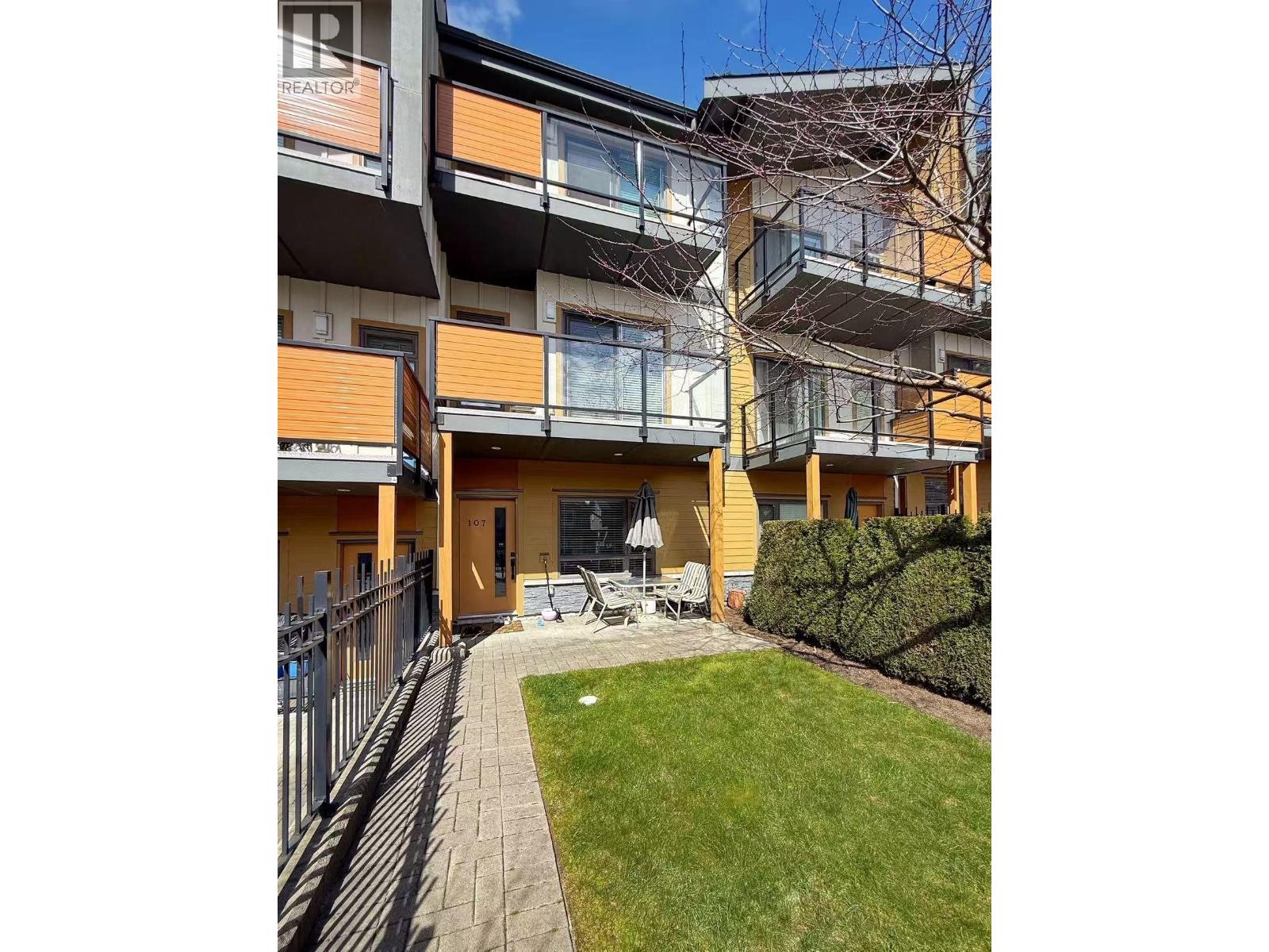 107 3525 Chandler Street, Coquitlam, British Columbia  V3E 0L9 - Photo 3 - R3114546