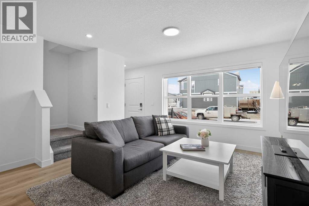 12 Heirloom Crescent Se, Calgary, Alberta  T3S 0G9 - Photo 5 - A2298841