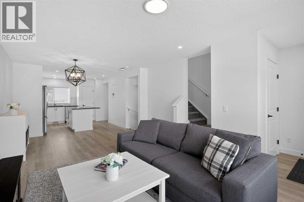 12 Heirloom Crescent Se, Calgary, Alberta  T3S 0G9 - Photo 7 - A2298841