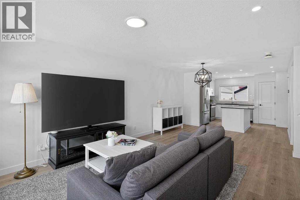 12 Heirloom Crescent Se, Calgary, Alberta  T3S 0G9 - Photo 8 - A2298841