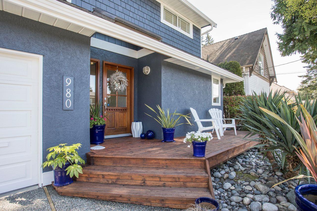 980 164 Street, White Rock, British Columbia  V4A 4Y5 - Photo 3 - R3114440