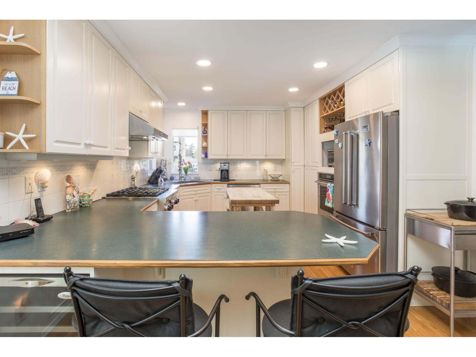 980 164 Street, White Rock, British Columbia  V4A 4Y5 - Photo 6 - R3114440