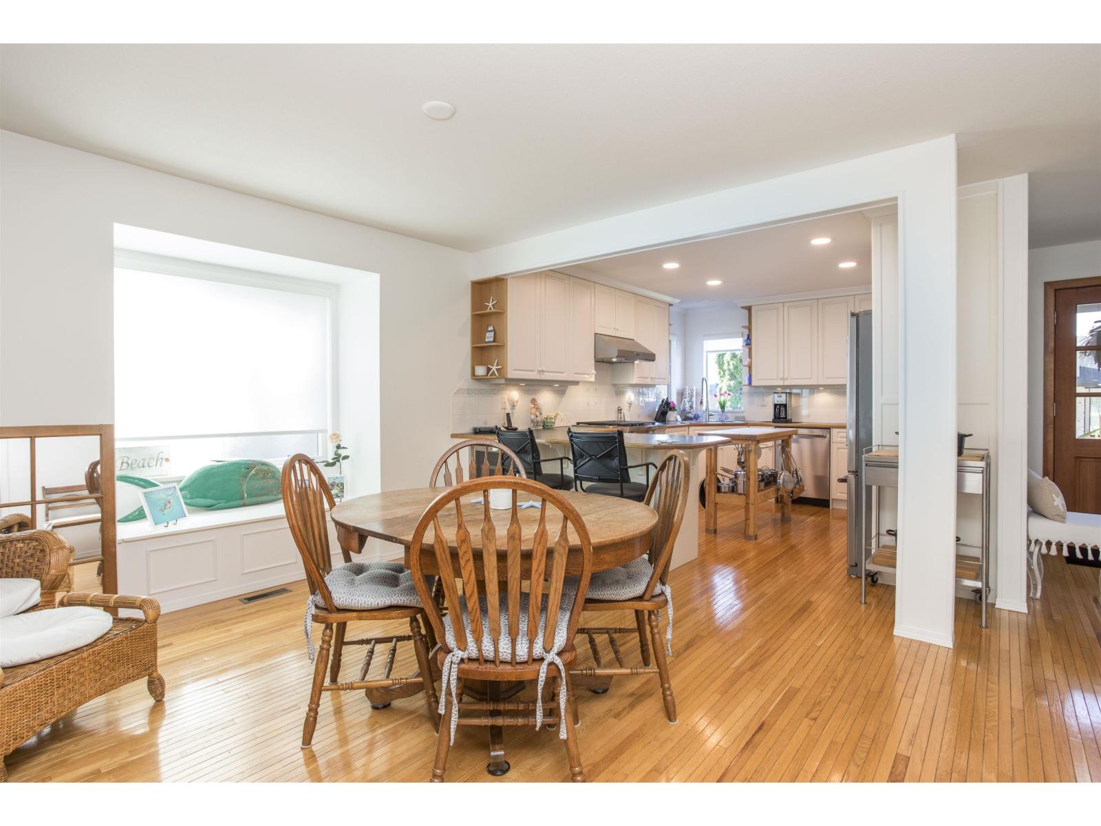 980 164 Street, White Rock, British Columbia  V4A 4Y5 - Photo 5 - R3114440