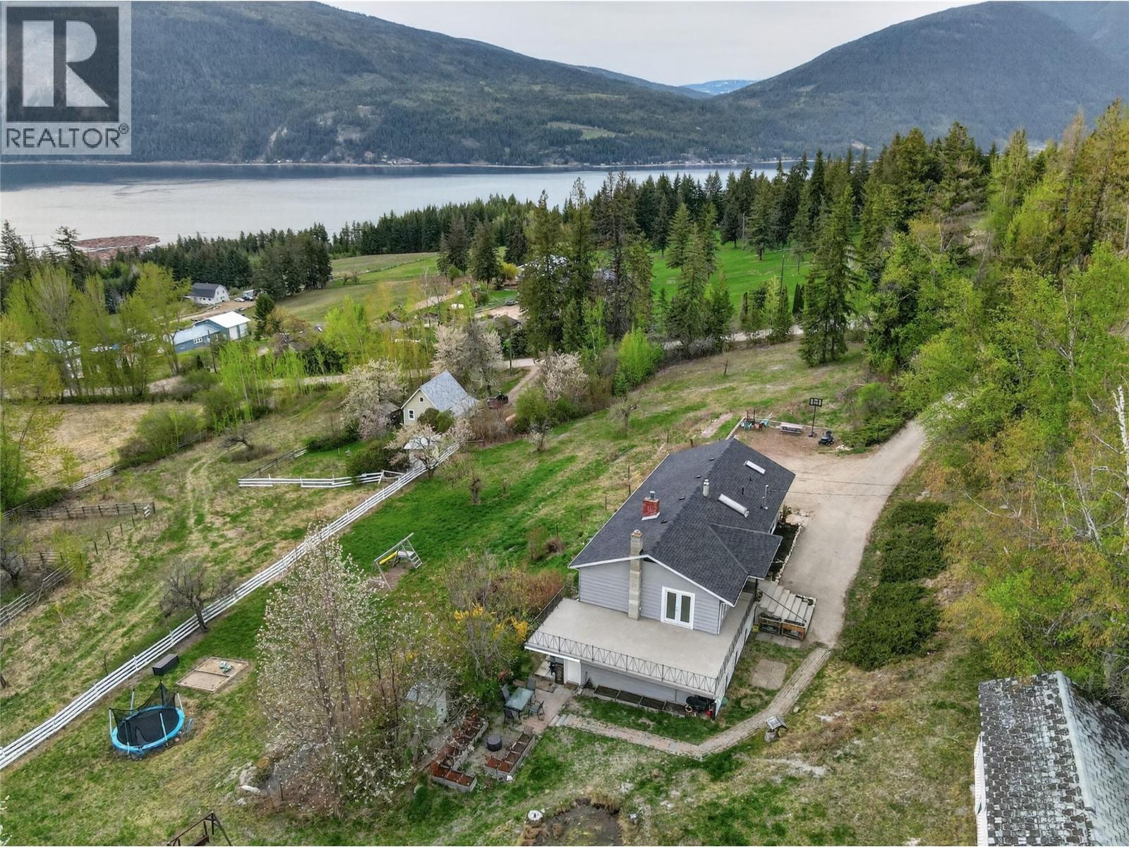 6990 70 Avenue NE, Salmon Arm, British Columbia  V0E 1K0 - Photo 7 - 10384308