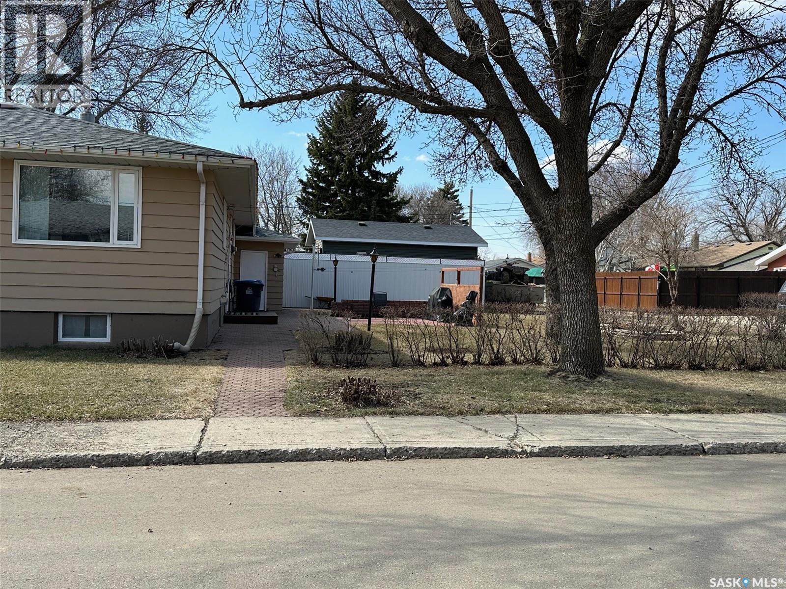 400 Gallaway Street, Estevan, Saskatchewan  S4A 0A9 - Photo 35 - SK031694