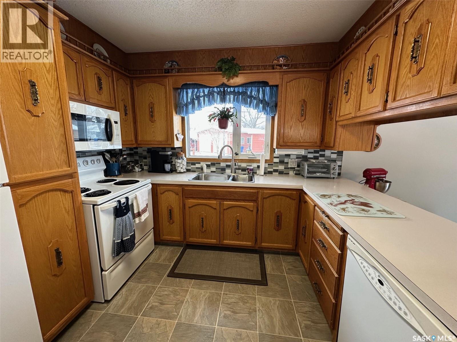 400 Gallaway Street, Estevan, Saskatchewan  S4A 0A9 - Photo 7 - SK031694