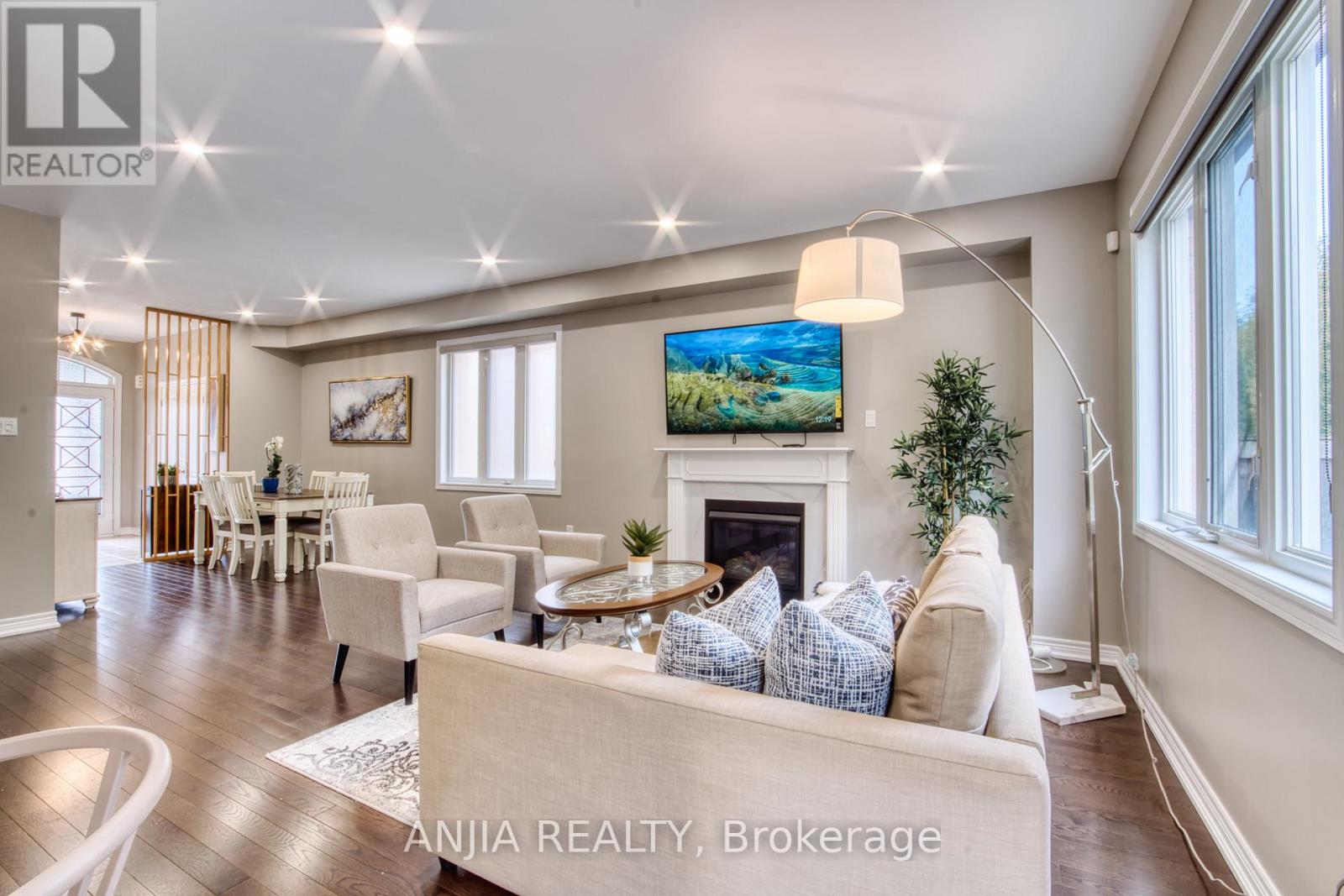 48 Promenade Drive, Whitby, Ontario  L1R 0L4 - Photo 2 - E13038742