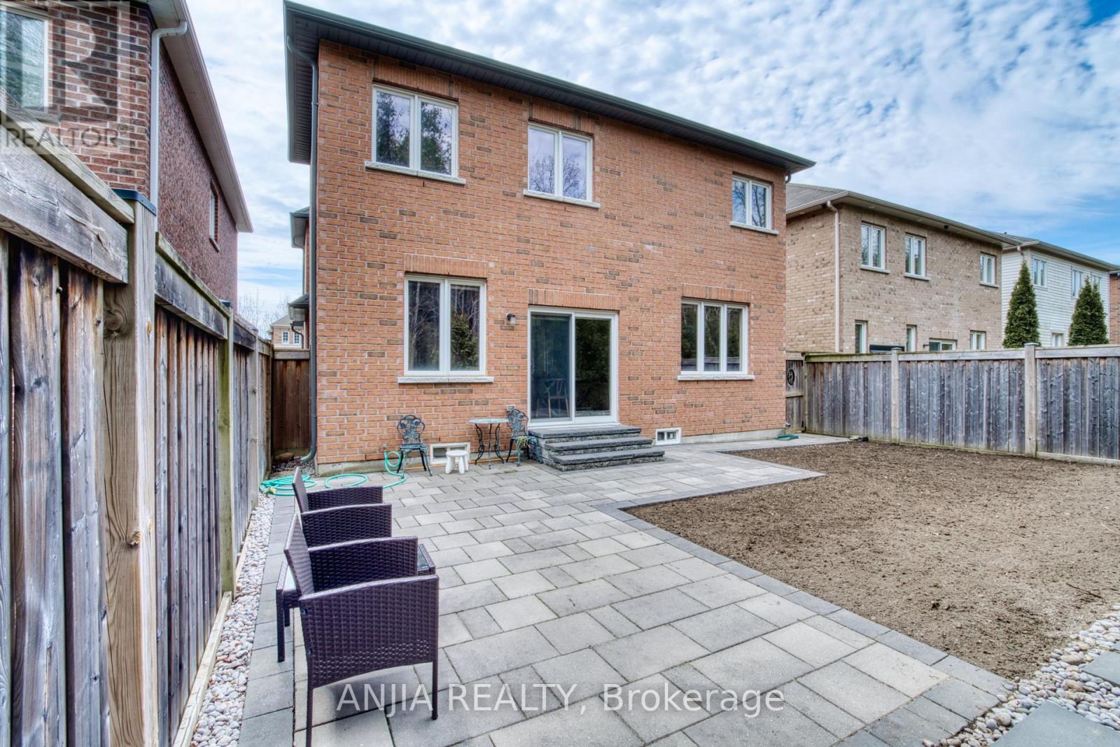 48 Promenade Drive, Whitby, Ontario  L1R 0L4 - Photo 9 - E13038742