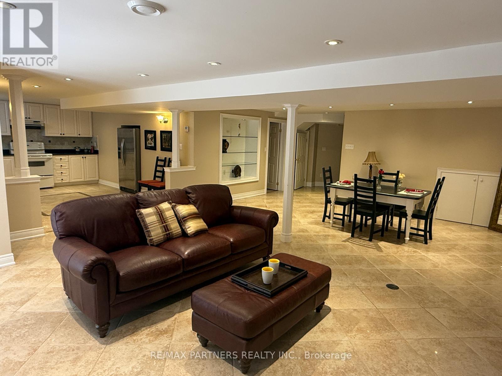 96 Bradgate Drive, Markham, Ontario  L3T 7M3 - Photo 10 - N13038706