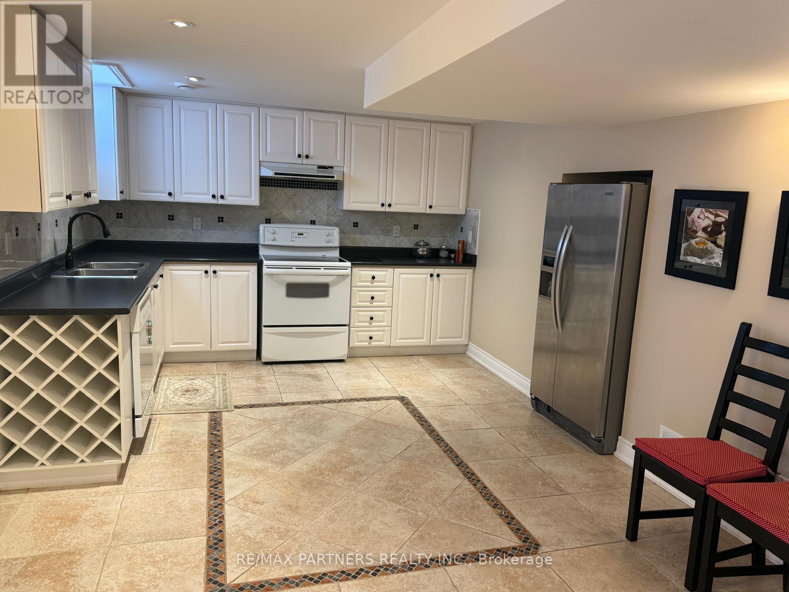 96 Bradgate Drive, Markham, Ontario  L3T 7M3 - Photo 9 - N13038706