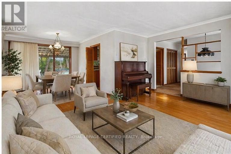 1639 Sunnycove Drive, Mississauga, Ontario  L4X 1B6 - Photo 11 - W13038708