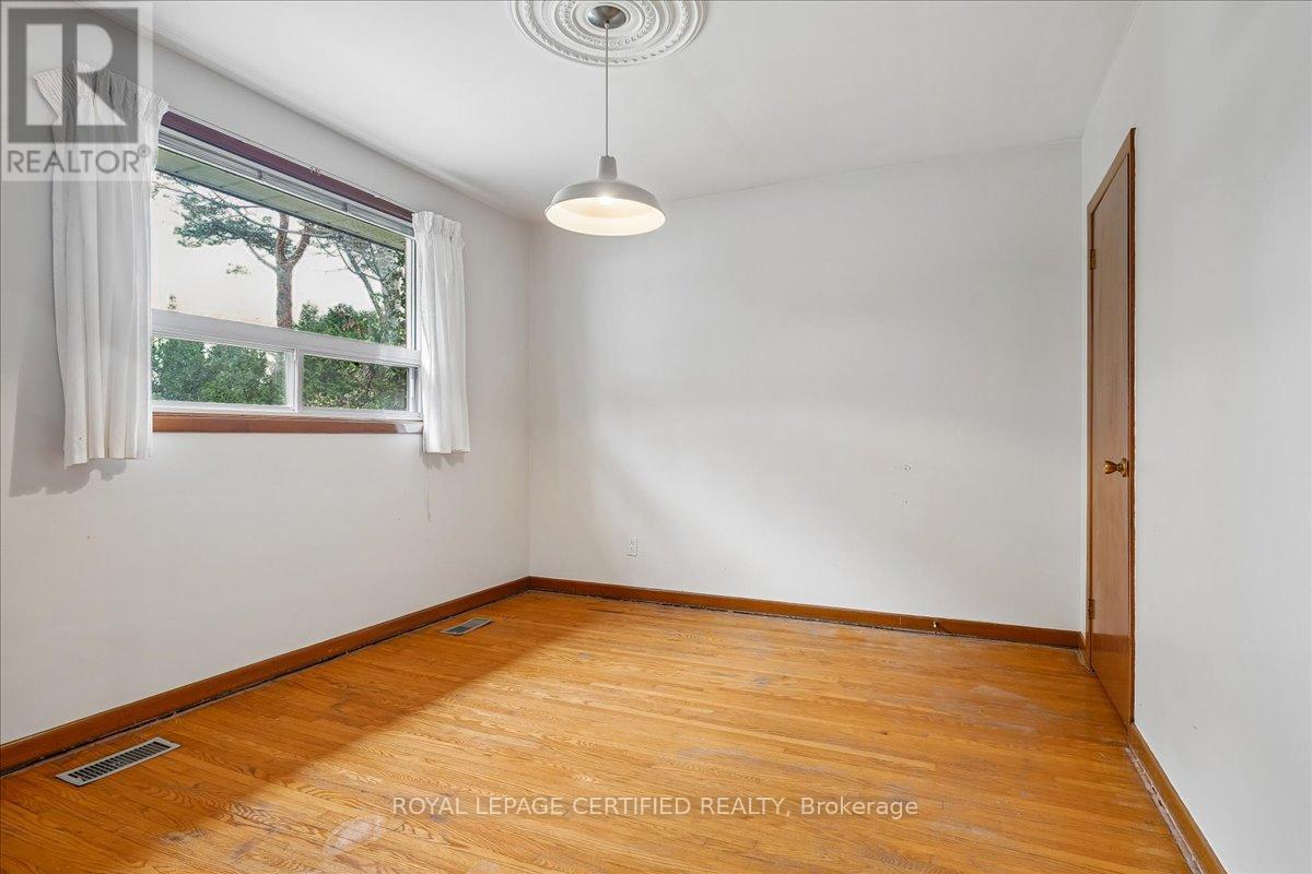 1639 Sunnycove Drive, Mississauga, Ontario  L4X 1B6 - Photo 23 - W13038708