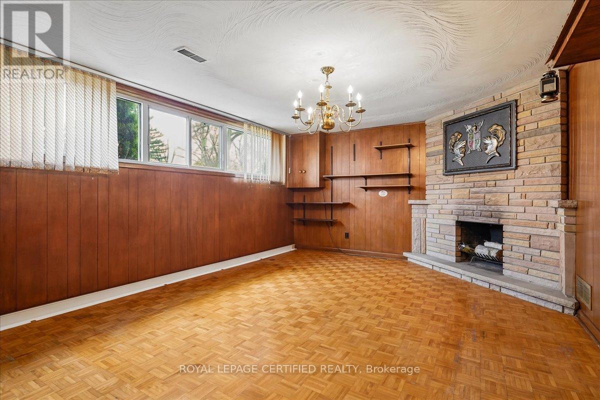 1639 Sunnycove Drive, Mississauga, Ontario  L4X 1B6 - Photo 28 - W13038708