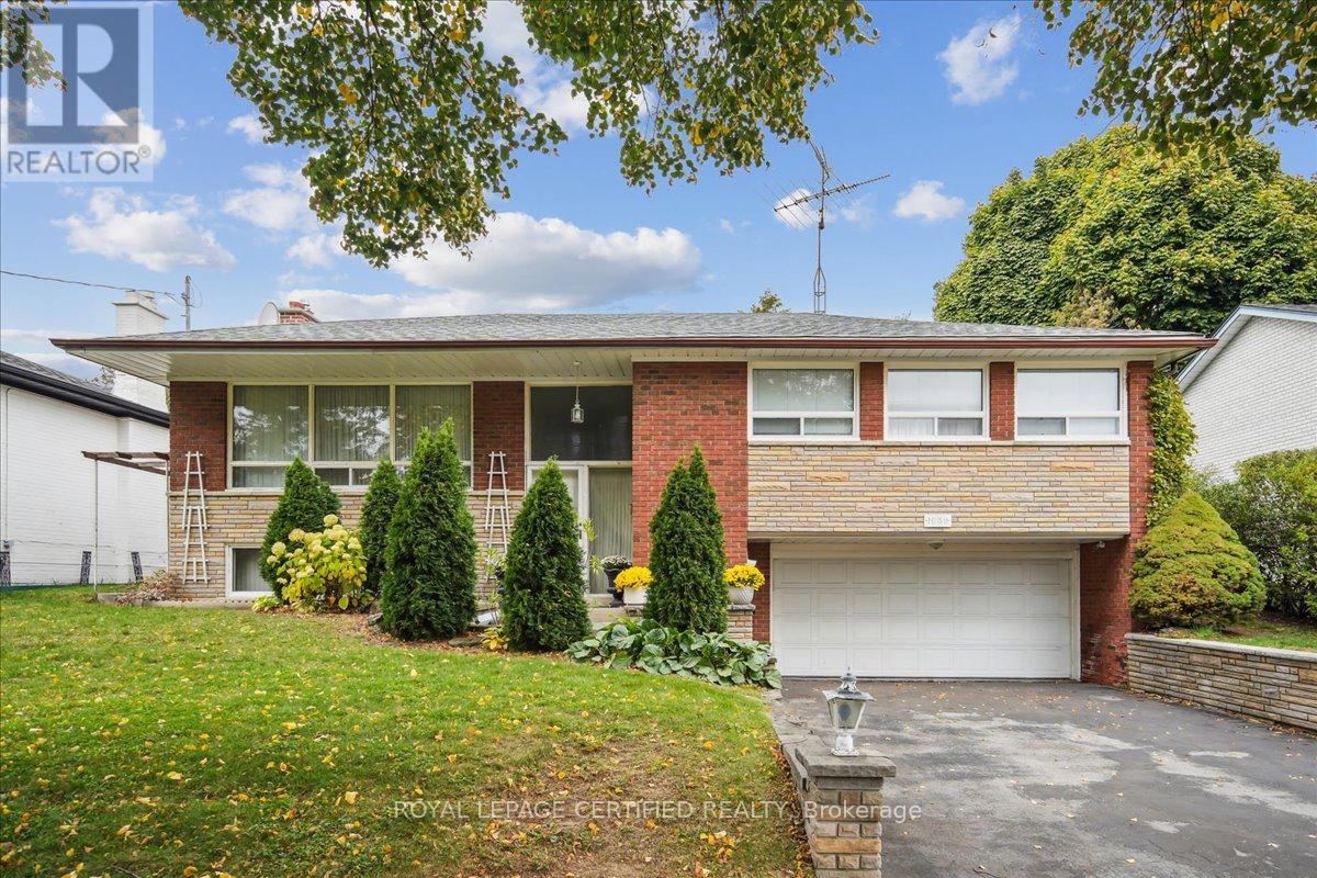 1639 Sunnycove Drive, Mississauga, Ontario  L4X 1B6 - Photo 3 - W13038708