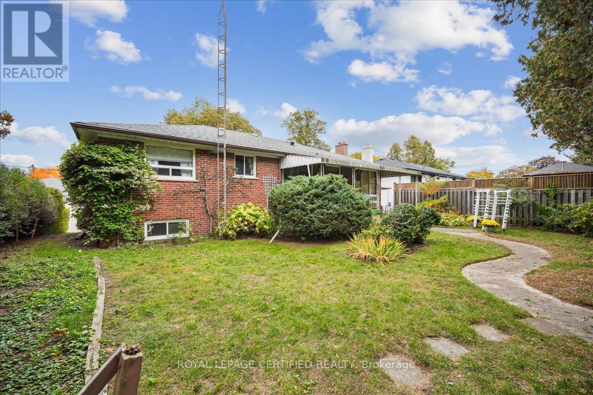 1639 Sunnycove Drive, Mississauga, Ontario  L4X 1B6 - Photo 41 - W13038708