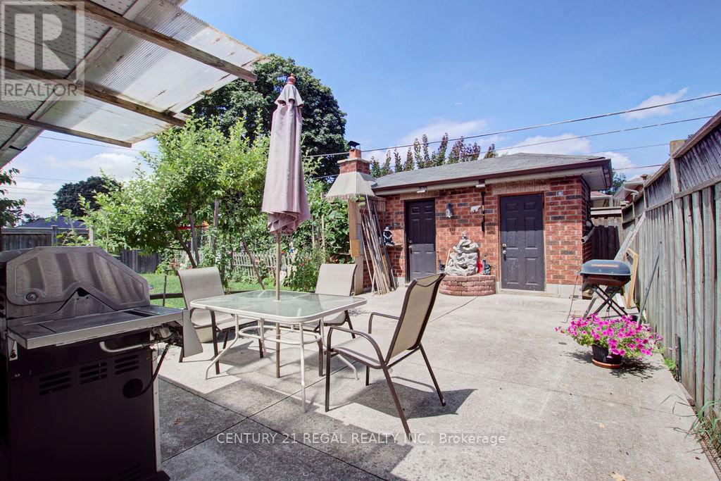 14 Thorpe Road, Toronto, Ontario  M9R 2C2 - Photo 12 - W13038718