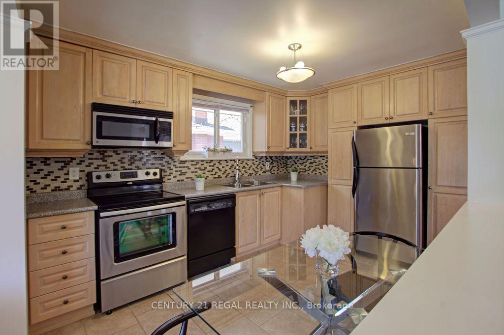 14 Thorpe Road, Toronto, Ontario  M9R 2C2 - Photo 7 - W13038718