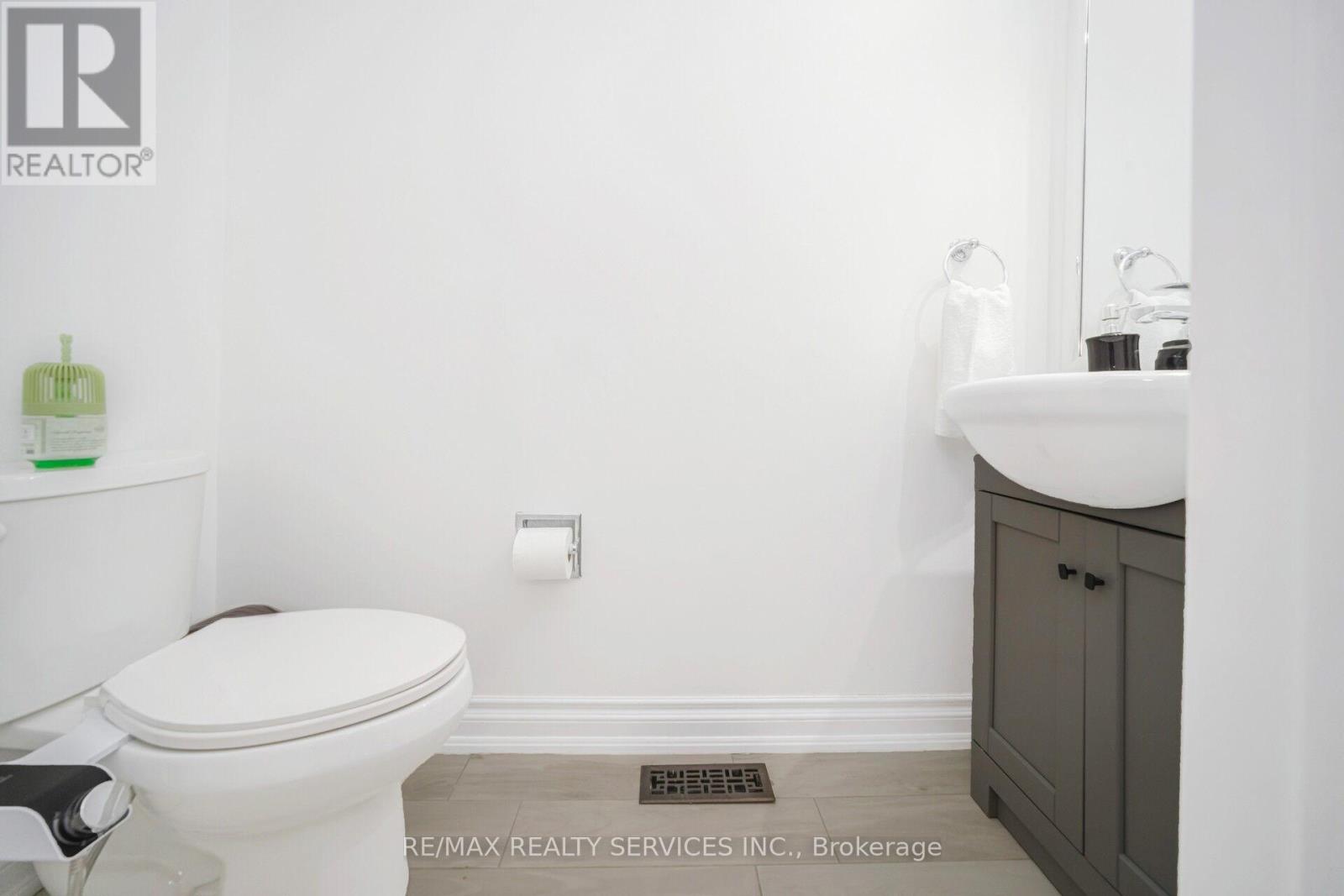 19 Wayne Nicol Drive W, Brampton, Ontario  L6X 3Z2 - Photo 17 - W13038736