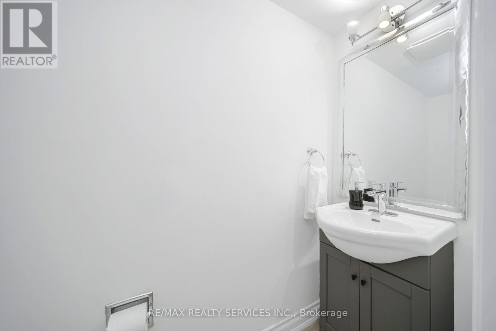 19 Wayne Nicol Drive W, Brampton, Ontario  L6X 3Z2 - Photo 18 - W13038736