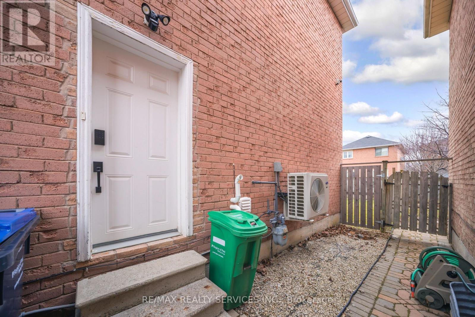 19 Wayne Nicol Drive W, Brampton, Ontario  L6X 3Z2 - Photo 48 - W13038736