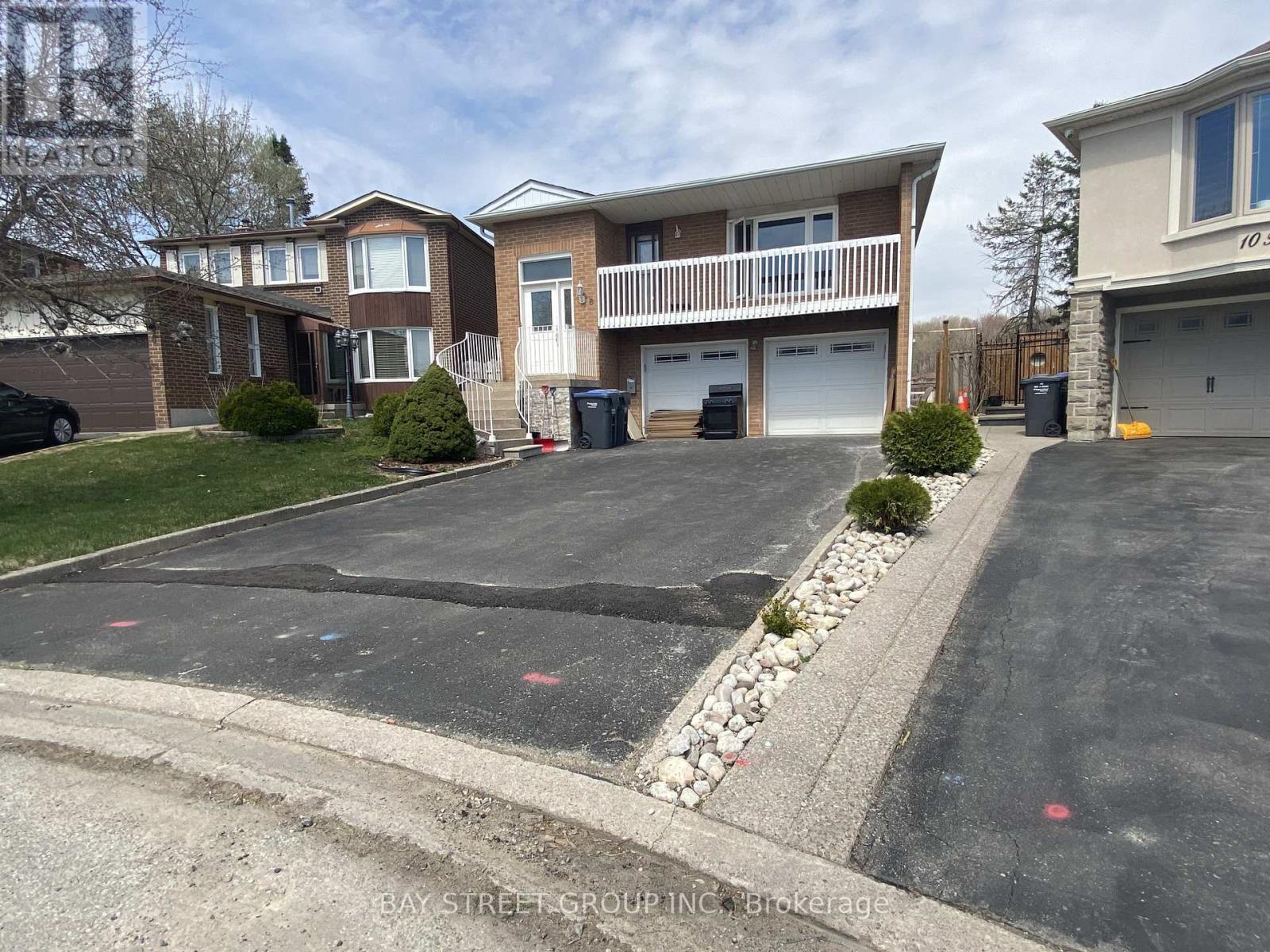 8 KERWOOD (MAIN) PLACE, Brampton, Ontario