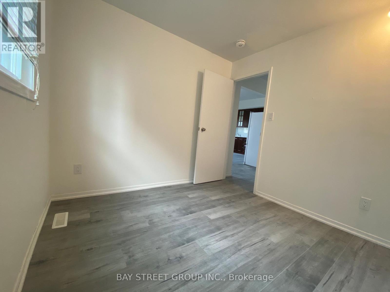 8 Kerwood (Main) Place, Brampton, Ontario  L6Z 1Y1 - Photo 10 - W13038740